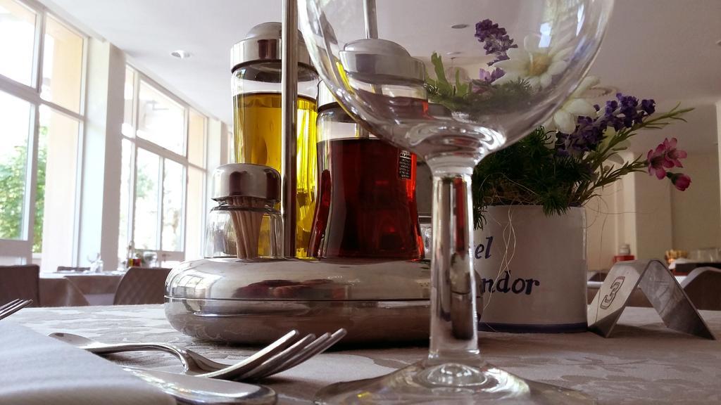 Hotel Condor Milano Marittima Bagian luar foto