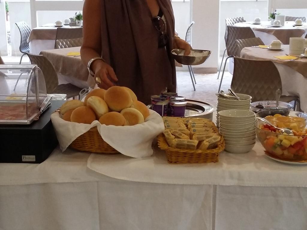 Hotel Condor Milano Marittima Bagian luar foto