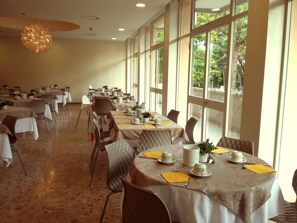 Hotel Condor Milano Marittima Bagian luar foto