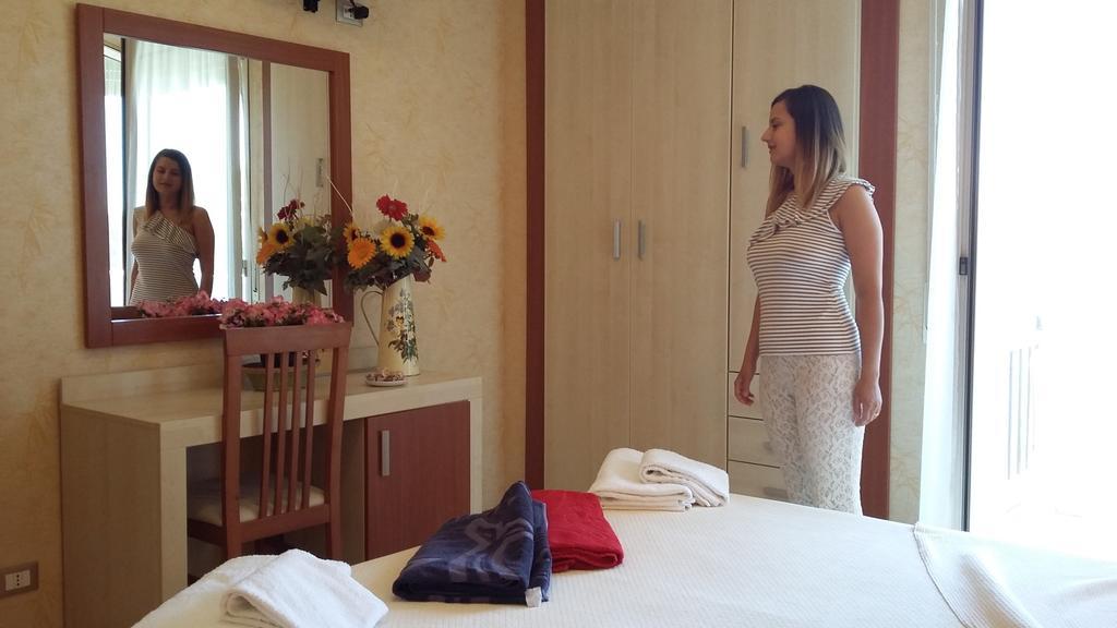 Hotel Condor Milano Marittima Bagian luar foto