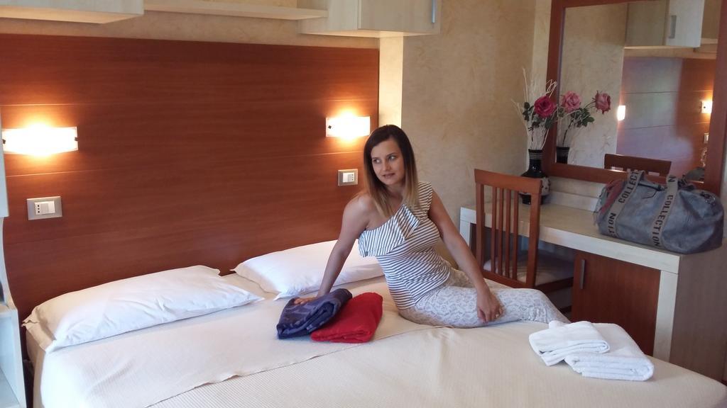 Hotel Condor Milano Marittima Bagian luar foto