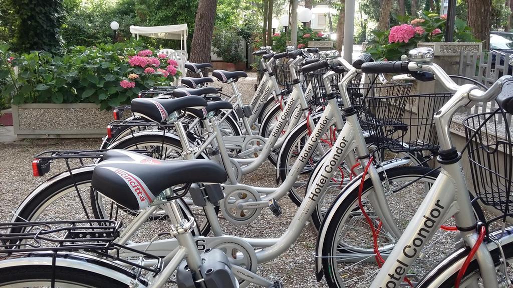 Hotel Condor Milano Marittima Bagian luar foto