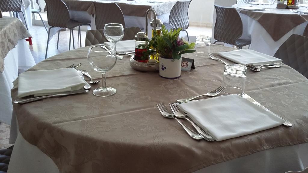 Hotel Condor Milano Marittima Bagian luar foto
