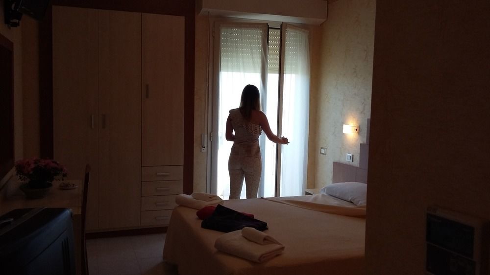 Hotel Condor Milano Marittima Bagian luar foto