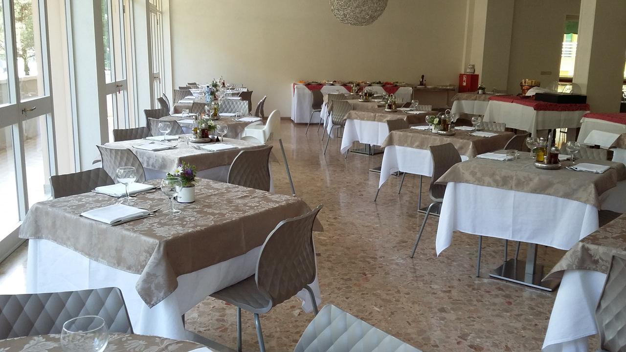Hotel Condor Milano Marittima Bagian luar foto