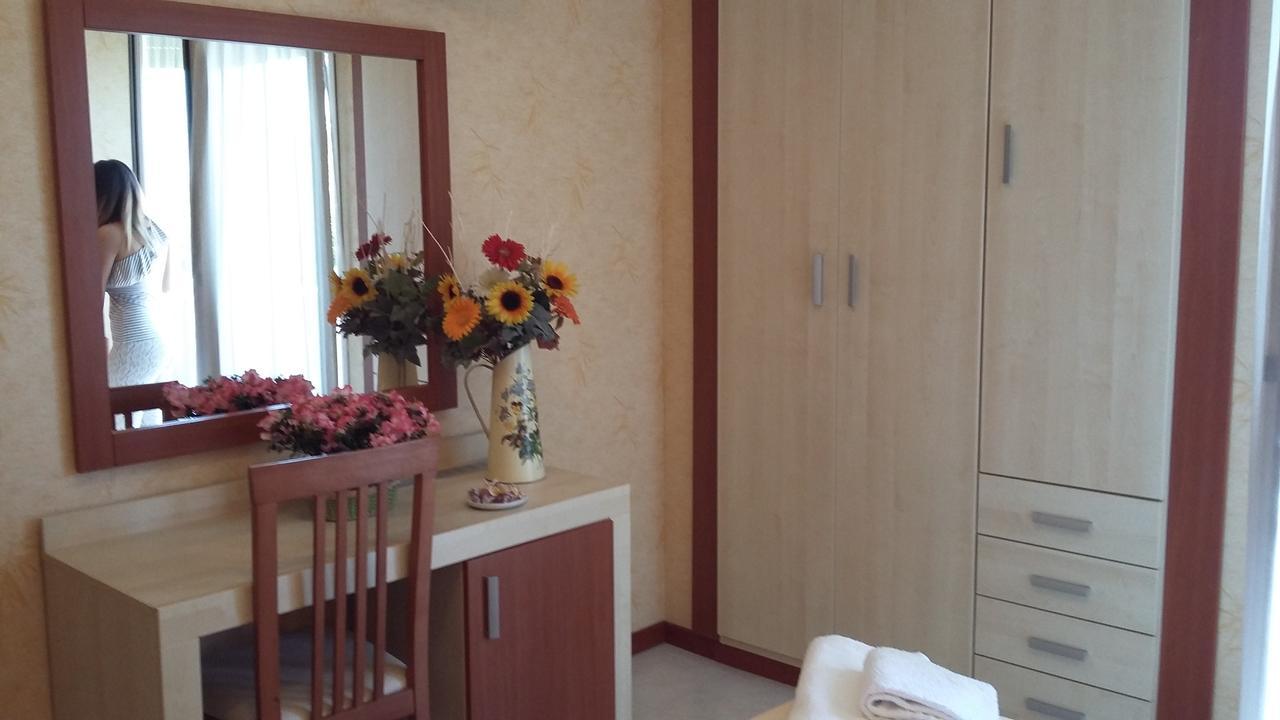 Hotel Condor Milano Marittima Bagian luar foto